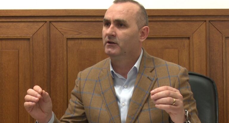 “Shkarkimi i Metës?”, pas Venecias, Rama nis reflektimin. Manja: Do ta peshojmë mirë politikisht nëse prekim Kushtetutën
