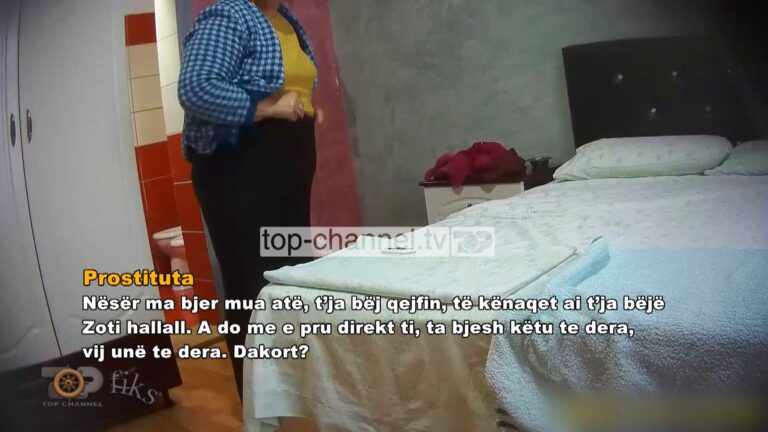 “Gjithë asaj balene ti hipësh ti ore? Ti si karkalec, ça ti bësh asaj?”- Seks në derën e shkollës edhe me të mitur. Kodet për favore seksuale: Dua një…