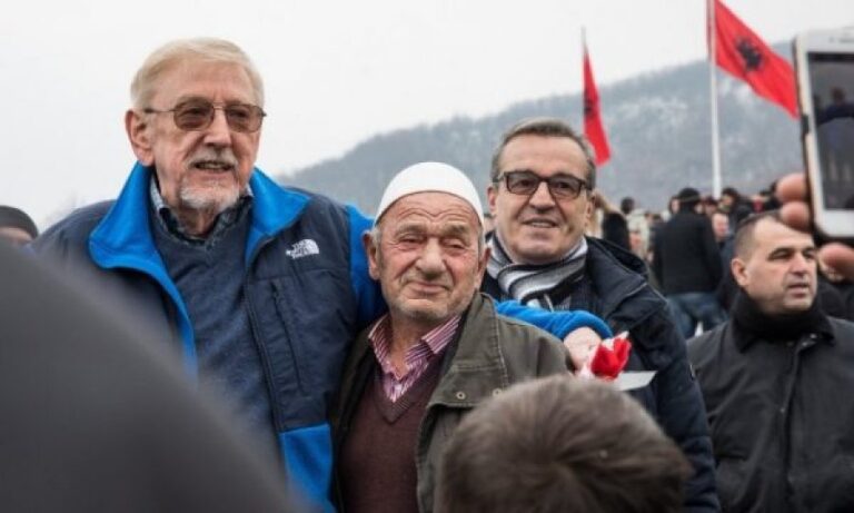 Ish-ambasadori i OSBE rikthehet në Kosovë për të kujtuar masakrën e Reçakut