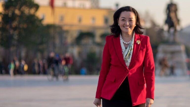 Yuri Kim flet shqip dhe tregon 3 prioritetet në këtë detyrë