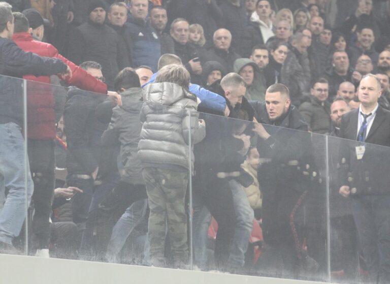 Derbi u mbyll me incidente, 11 persona të arrestuar