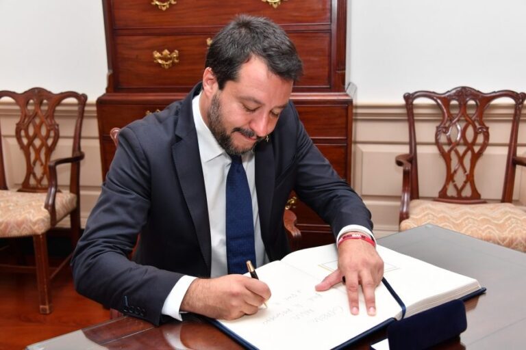 Akuzat për ”pengmarrje të emigrantëve”, Salvini përballë Senatit