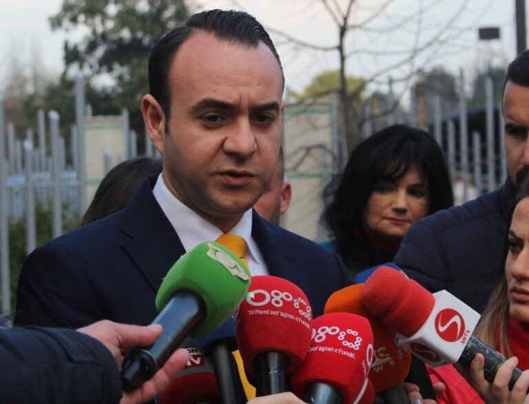 Shtyhet seanca, Balliu: S’ka prova, janë thjesht presione politike