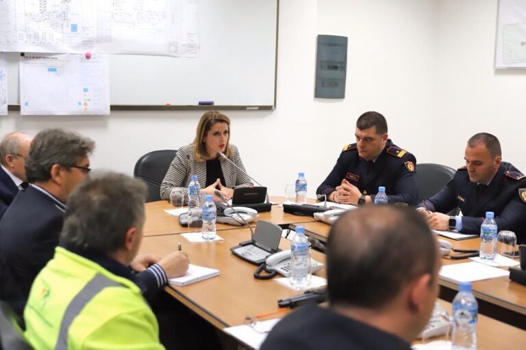 Shqipëria mbyll kufijtë me Italinë? Manastirliu: Jo masa agresive
