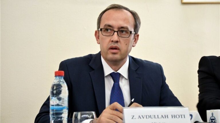 Hoti: Trump u zotua se investimet e mbi 1 miliard euro do të zbatohen brenda një viti