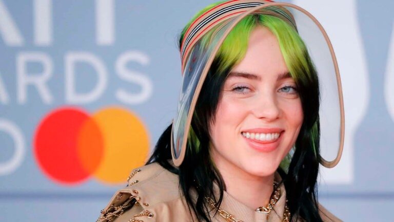Billie Eilish triumfon në “Brit Awards” por thotë se është ndjerë e urryer