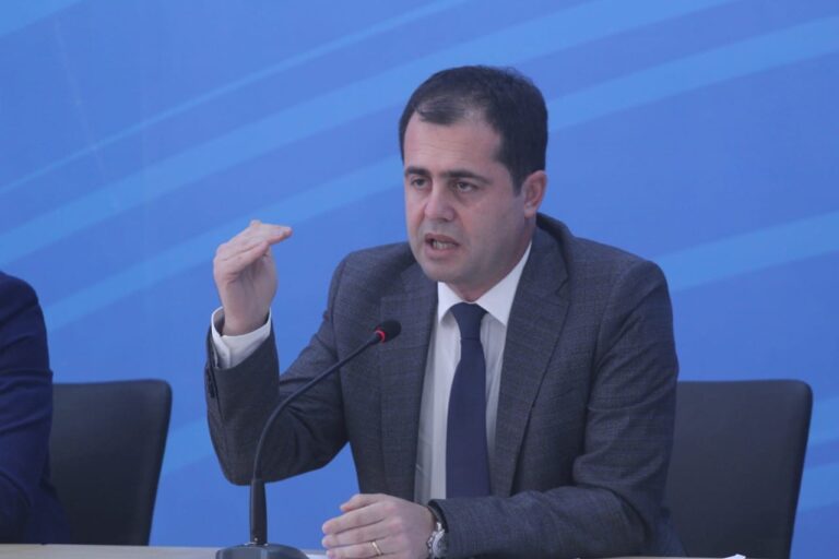 Bylykbashi i përgjigjet përfaqësuesit të kryeministrit: Kushtëzim me qëllim bllokimin e Reformës Zgjedhore