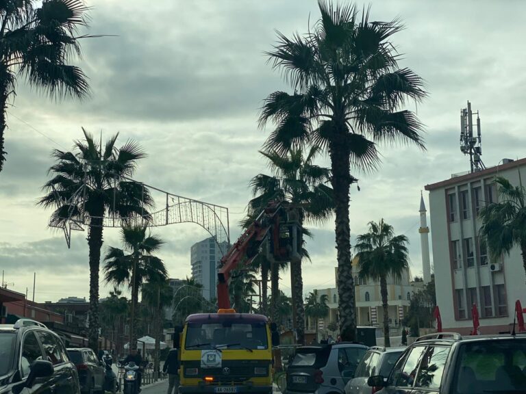Ngjarje e rëndë në Durrës, burri vret gruan në mes të qytetit
