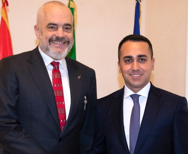 Tjetër dhuratë nga Shqipëria/Luigi Di Maio: Grazie! Po i qëndroni pranë Italisë