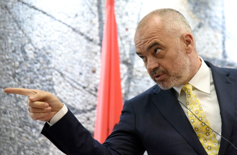 Kryeministri Rama nis fushatën “antiKÇK” me “KÇK” e tij: Mjerë ata që më dalin para!