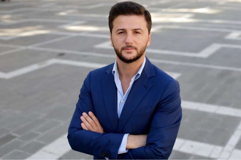 Operacioni fshehja e dështimit të Edi Ramës