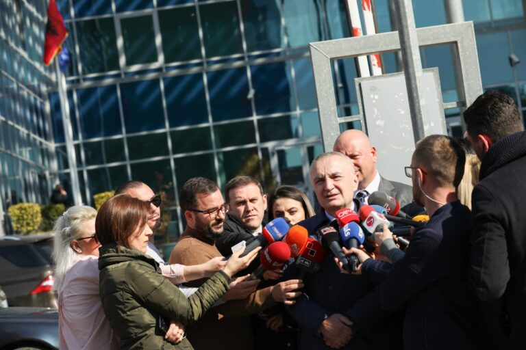 Presidenti padit ministren në SPAK: Më 2 mars në sheshin e betejës së vërtetë. Rreziku më i madh, murtaja që quhet Rilindje