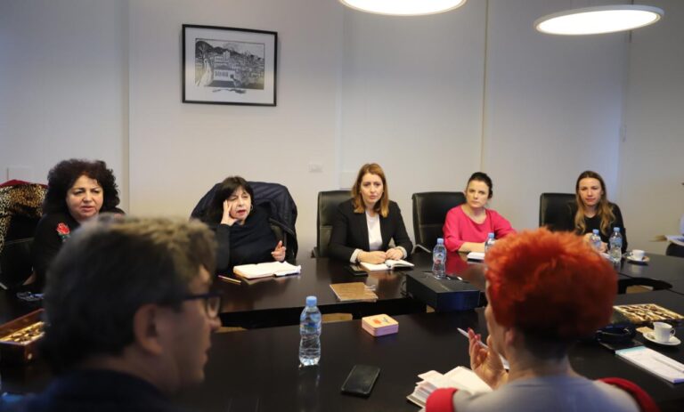 Italia në alarm nga koronavirusi. Shqipëria dyfishon ekipet mjekësore në kufi. Vetëkarantinë për personat që vijnë nga zonat e prekura