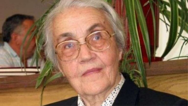 Dalin dokumentet. Si ia mbajti të fshehtë Nexhmija, testamentin pasuror Enver Hoxhës