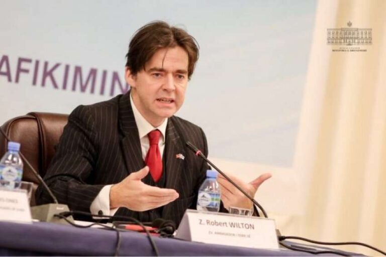 Zv.ambasadori i OSBE: Shqiptarët të mos na sjellin të zgjedhur kriminelë në tavolina