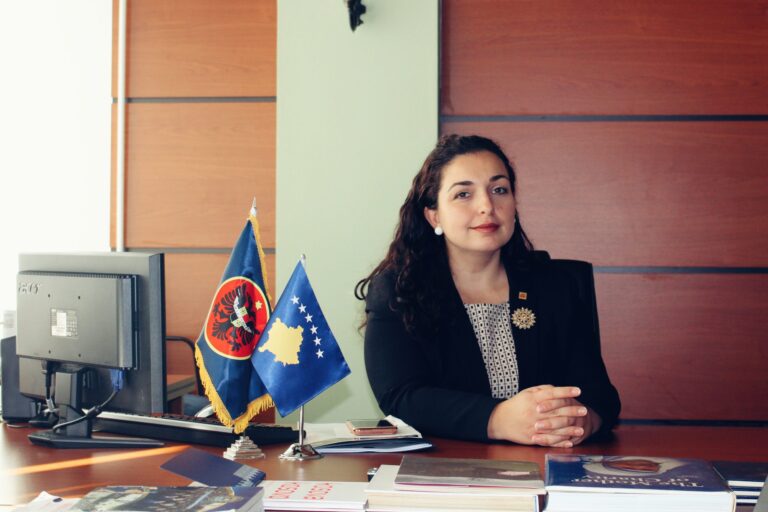 Vjosa ​Osmani: Vuçiç po kërcënon me luftë. BE dhe NATO të reagojnë