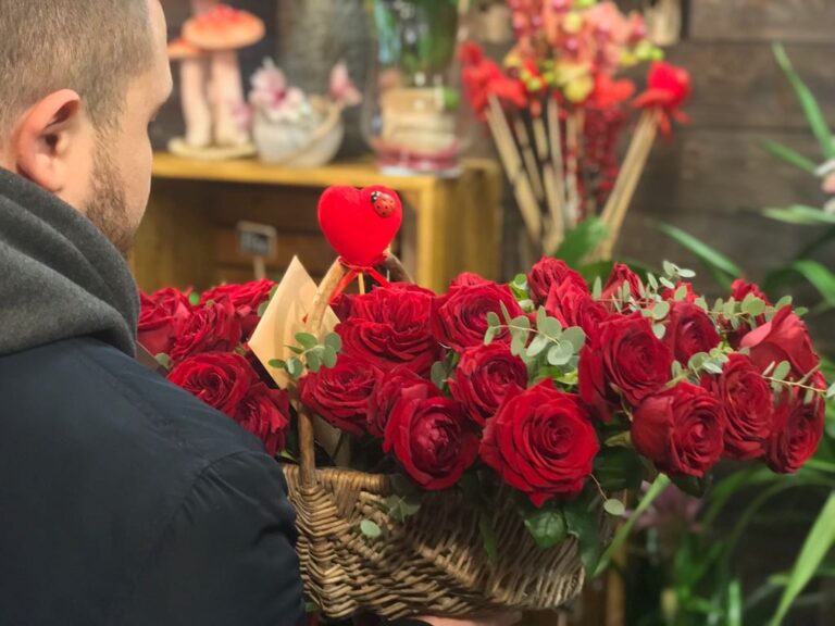 Shën Valentini, ja sa shpenzojnë shqiptarët për buqetat me lule