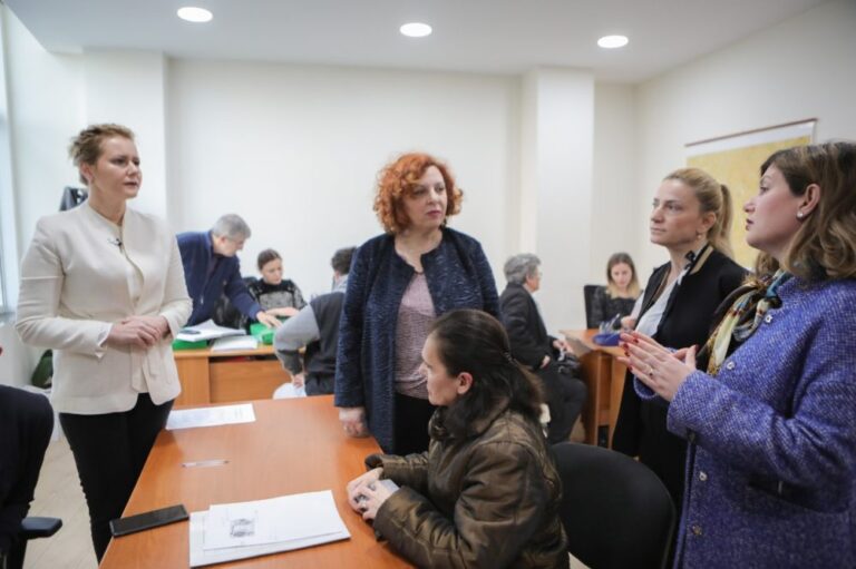 Dëmet nga tërmeti, një ditë nga mbyllja e aplikimeve për programin e rindërtimit