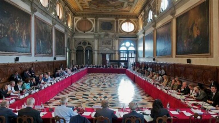 Venecia “grusht” grushtit të shtetit: Meta ka vepruar sipas Kushtetutës, nuk ka bazë shkarkimi
