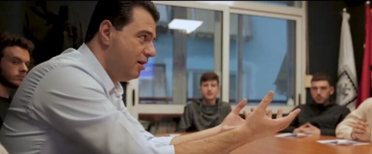 “Qeveria na taton dyfish”, Basha takon programuesit: Sikur një pikë asaj që ka në botë të derdhet në Shqipëri…