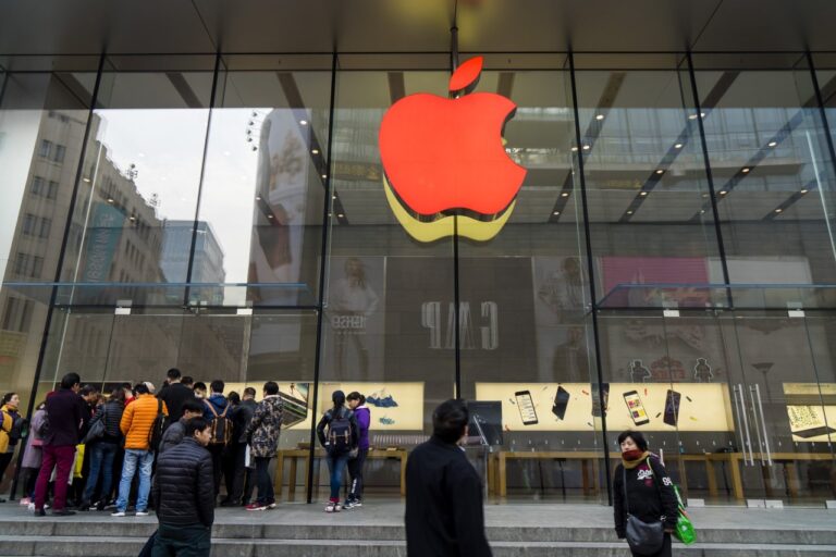 Apple po mbyll të gjithë rrjetin e dyqaneve në Kinë