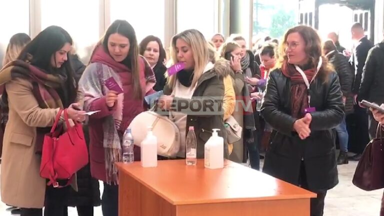 Dezinfektohen socialistët, PS-ja merr masat kundër koronavirusit në Kongres! (VIDEO)