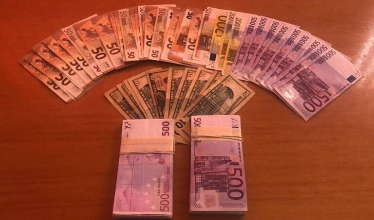 Me 25 mijë euro të padeklaruara drejt Greqisë, procedohet 43-vjeçarja nga Himara