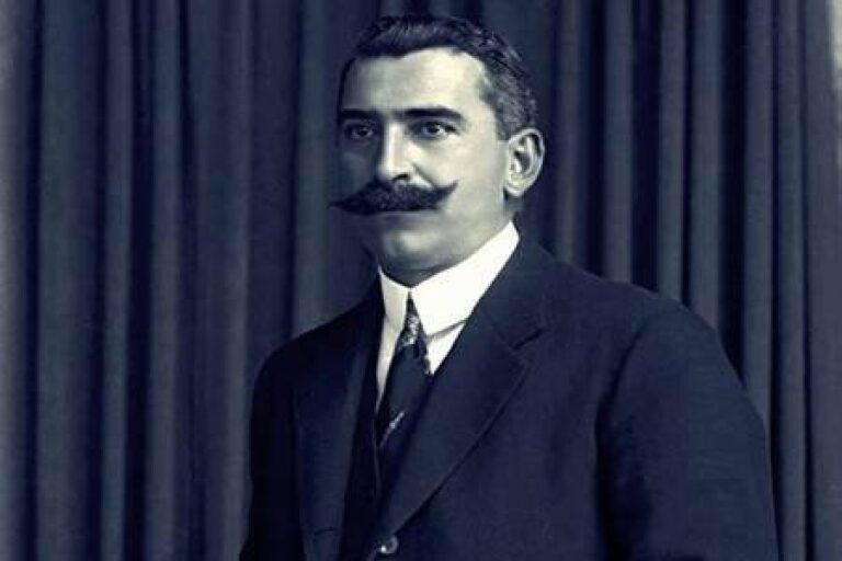 Më 19 shkurt 1879 lindi Luigj Gurakuqi