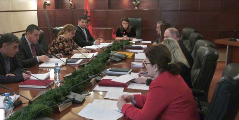 Këshilli i Lartë Gjyqësor thirrje për aplikime në Gjykatën Kushtetuese