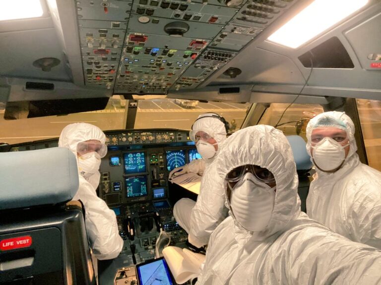 Shikoni se si evokuohen njerëzit me avion nga Wuhani i prekur me koronavirus