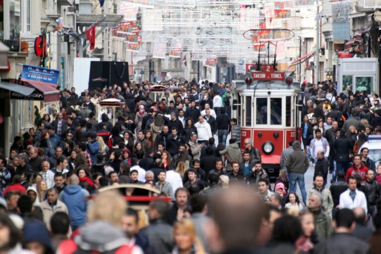 Rritet popullsia e Turqisë, i kalon të 83 milionët
