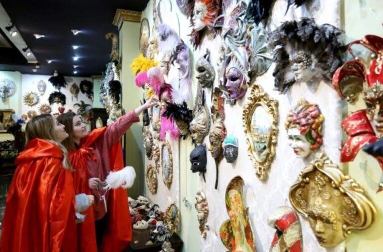 AFP: Maskat Veneciane, “Made In Albania”