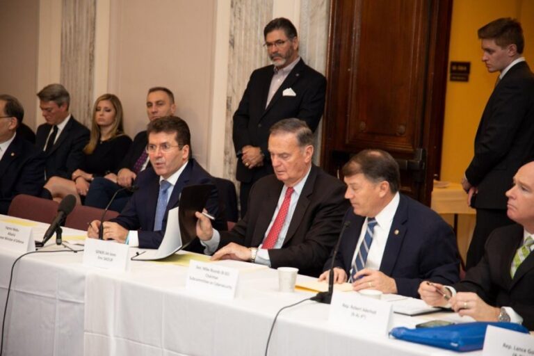 Mediu në SHBA: Rrjeti 5 G, Shqipëria po punon me aleatët amerikanë