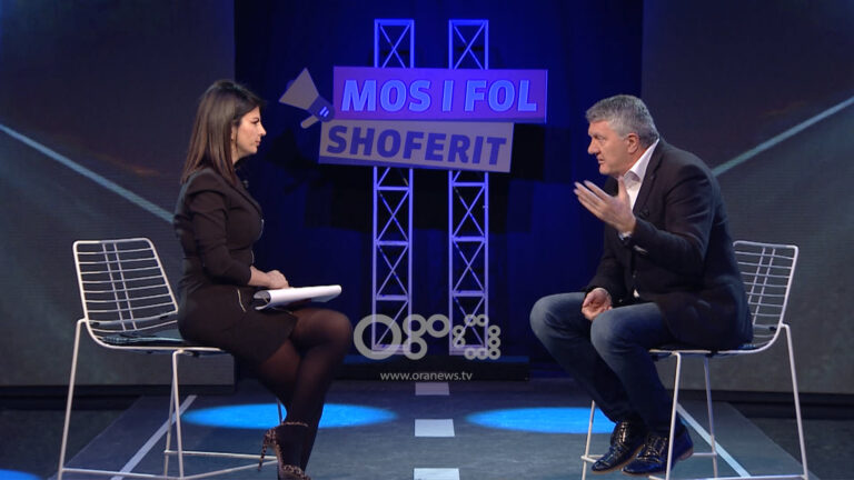 Turpërohem që jam gazetar: Gazetarja bën blla blla blla para kryeministrit dhe ai tallet