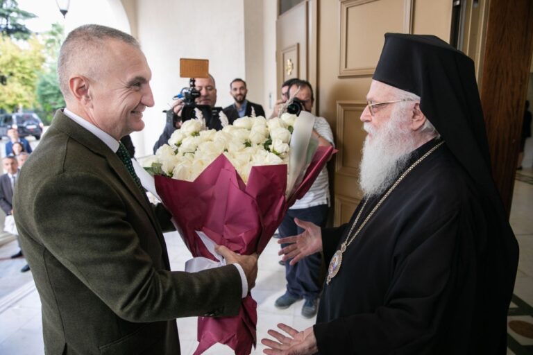 Janullatos vlerësohet me çmim ndërkombëtar, Meta: Ka forcuar harmoninë ndërfetare