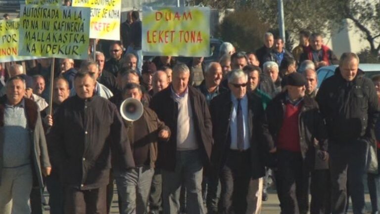 VIDEO/ “Pse nuk flet deputeti, ka qenë drejtues i uzinës?”, Thirrja prekëse e punëtorit të Ballshit