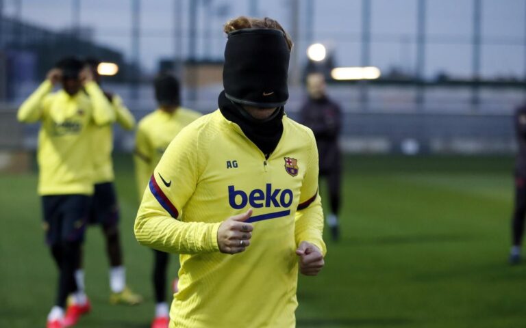 Ndodh me Setien, lojtarët  Barcelonës stërviten me sy mbyllur (VIDEO)