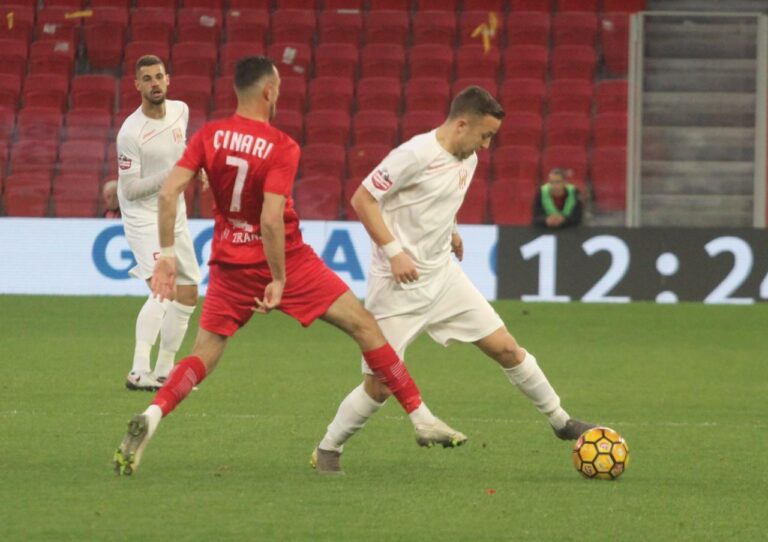 Partizani nuk shfrytëzon avantazhin e dyfishtë, ndalet ndaj Bylisit (VIDEO GOLAT)