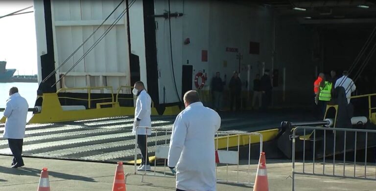 Frika nga koronavirusi, “blindohen” kufijtë detarë e tokësorë. Dyfishohen stafet mjekësore