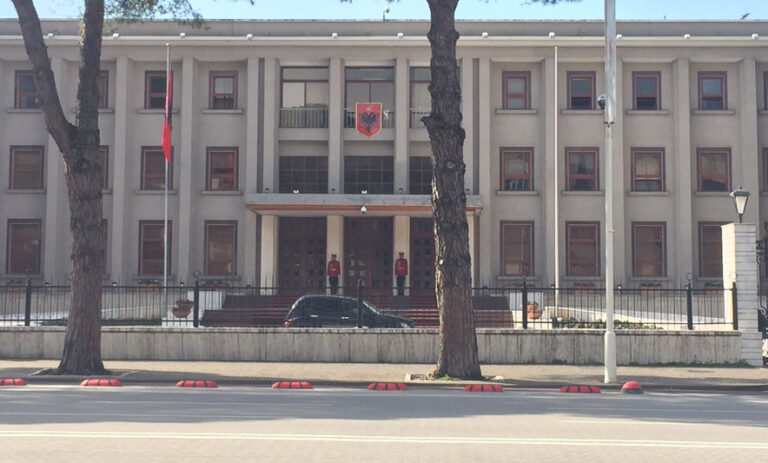 Presidenti pret sot Ramën e Bashën. Diskutohet për datën e zgjedhjeve