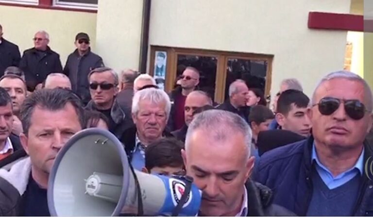 Sapo po kthehej nga protesta, humb jetën naftëtari i Ballshit