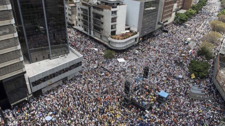 Kreu i opozitës fton qytetarët në demonstrata në 10 mars