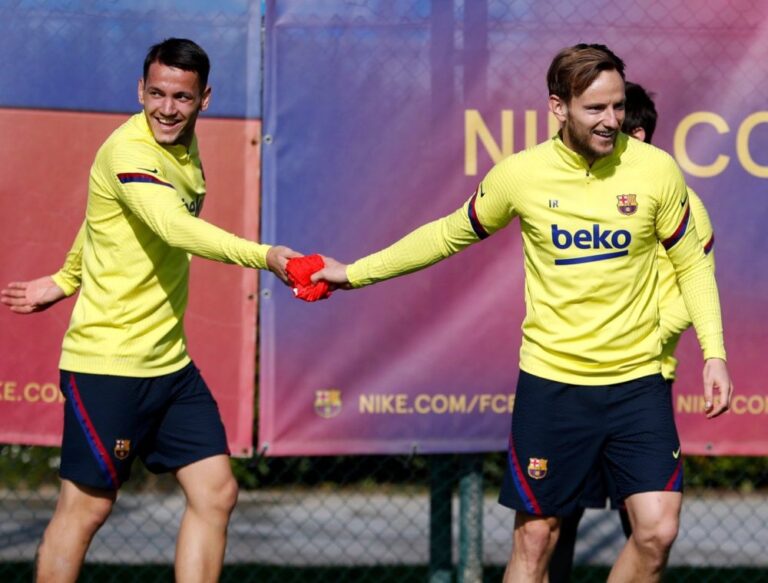 “Hajde vëlla”, Rakitic shkruan në shqip në foton me Manajn