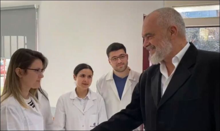 Mjekja e re tregon si u punësua, Rama: Krishti në Bibël i thotë Shën Thomait…