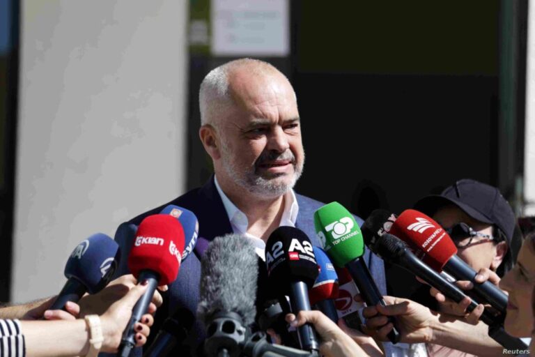 Pas Presidentit nxiton edhe Rama që të shkruajë për Adem Demaçin