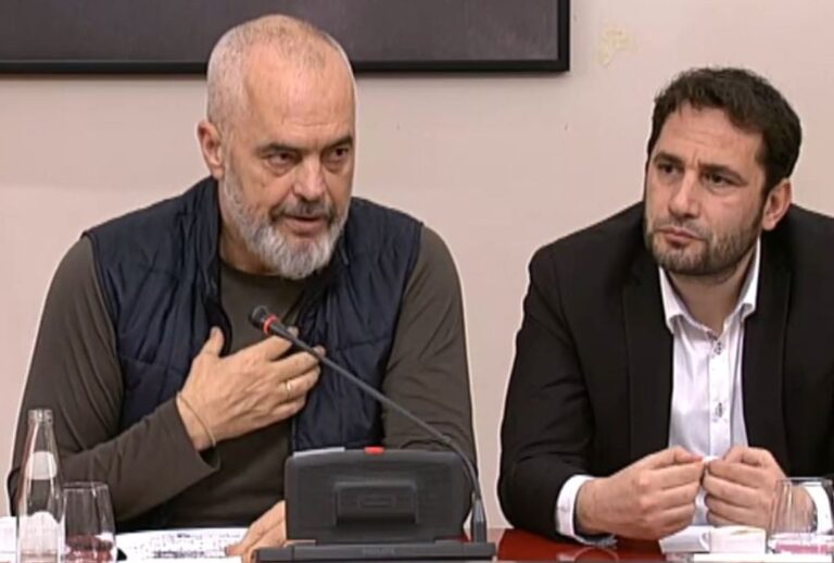 Elvis Naçi “mund” qeverinë: Do të ndajmë 6 mijë pako me ndihma