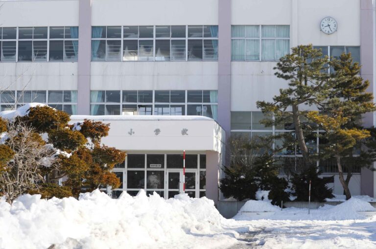 Koronavirusi/ Kryeministri i Japonisë kërkon mbylljen e të gjitha shkollave deri në muajin prill
