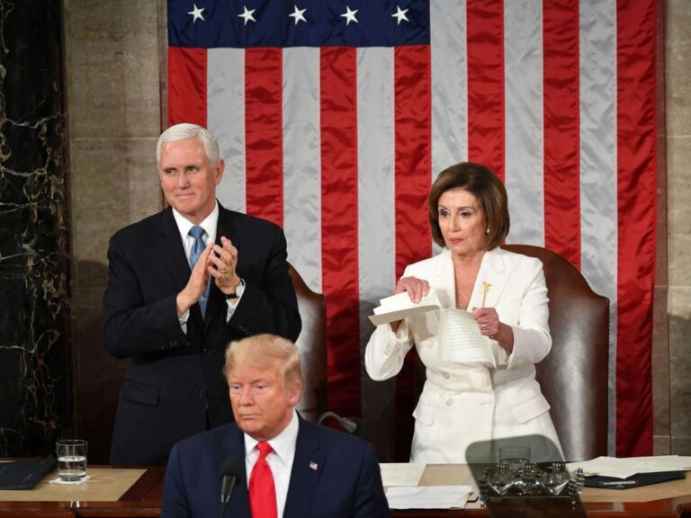 Trazirat në SHBA/Pelosi thirrje ushtrisë: Mos i jepni Trumpit kodet bërthamore