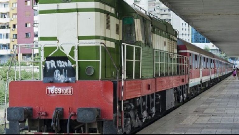 Projekti/ Ja kur nisin punimet në hekurudhën Tiranë-Durrës, rikthehet stacioni te ish-Treni