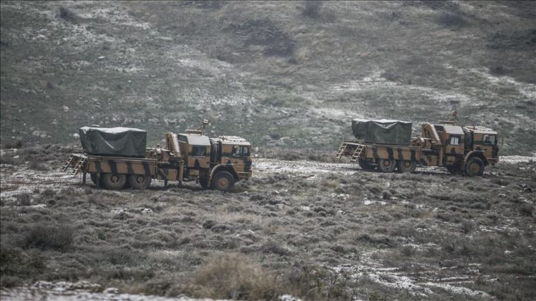 Pas paralajmërimit të ashpër të Erdogan, Forcat e Armatosura turke në lëvizje, vendosin raketahedhësit në kufi me…